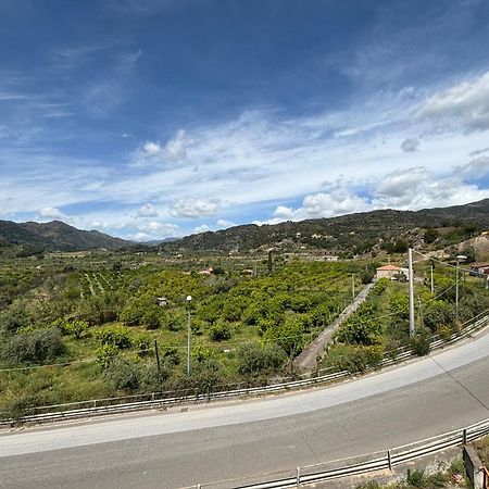 Il Sole Dell'Alcantara Apartment Gaggi ภายนอก รูปภาพ