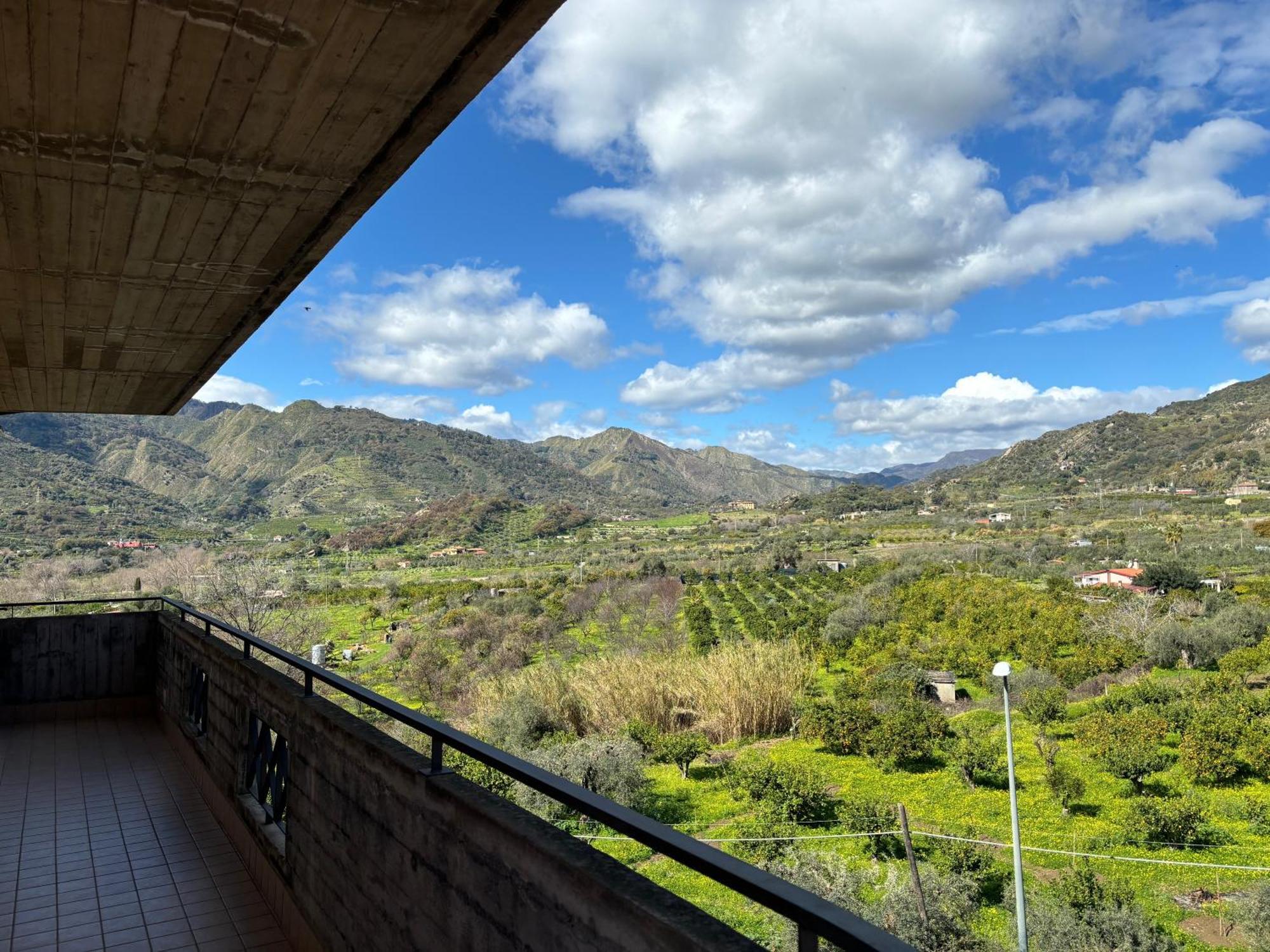 Il Sole Dell'Alcantara Apartment Gaggi ภายนอก รูปภาพ